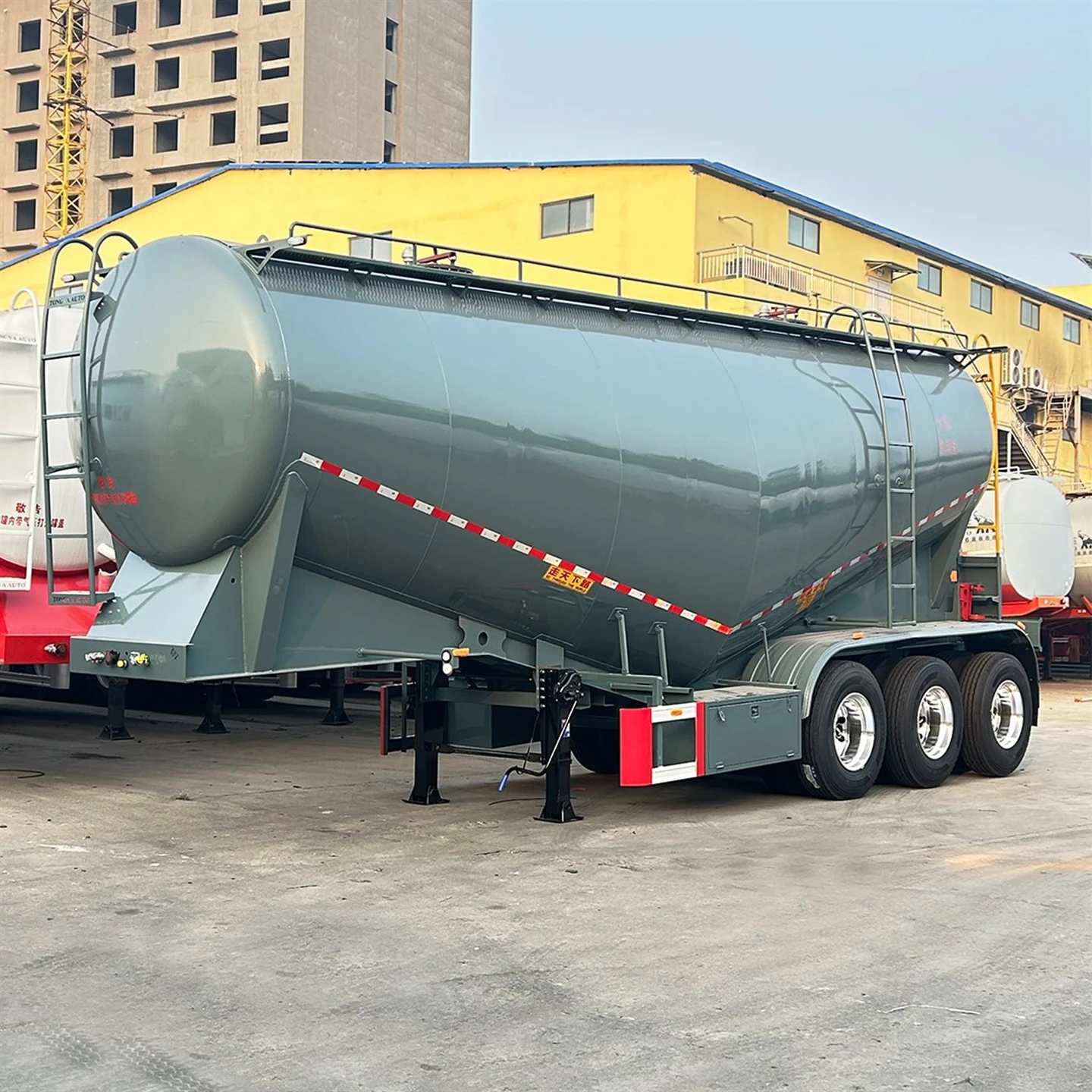 Bulk Cement Tanker Semi Trailer Rau Hmoov